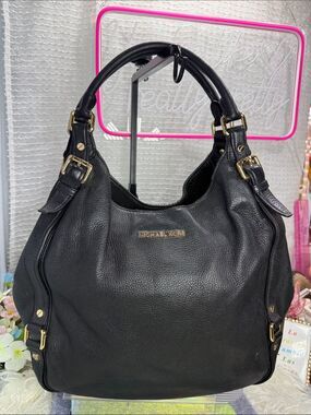 (X) Michael Kors Vintage Black Grain Leather Hobo Shoulder Bag